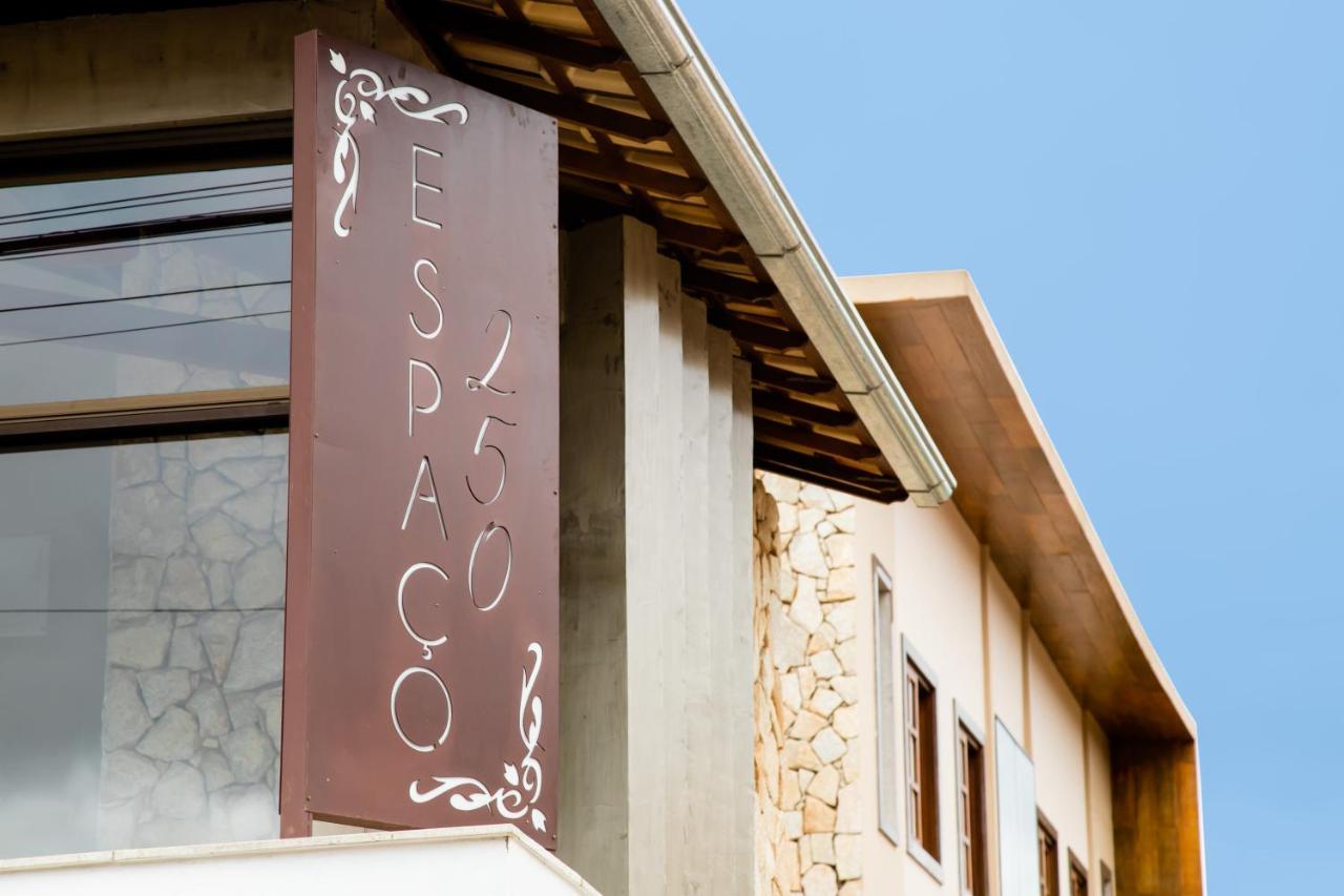 Espaco 250 - Apto Mobiliado, 3 Quartos, Sendo Uma Suite, Banheiro Social, Cozinha Completa, Sala De Estar, Ar Condicionado, Tv E Internet Tiradentes Exteriör bild